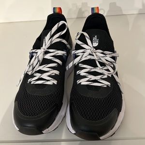 Brand new North FaceWomen’s black cross trainers- size 7 VECTIV black gym shoes